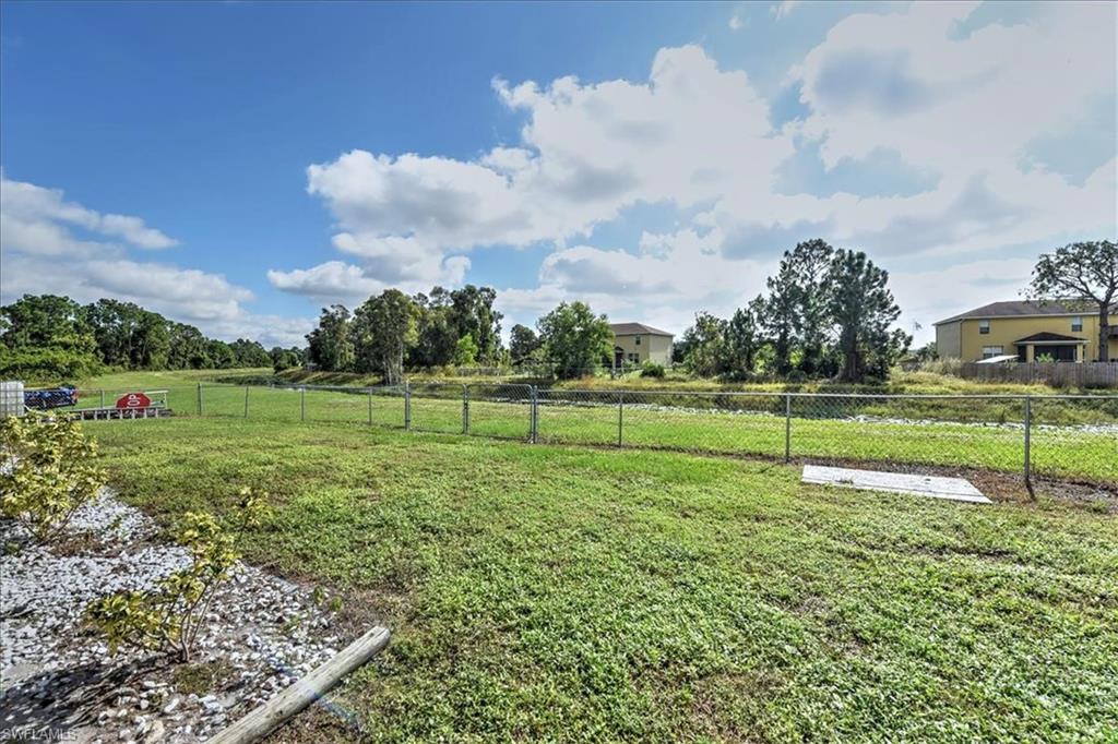 MIRROR LAKES - Residential