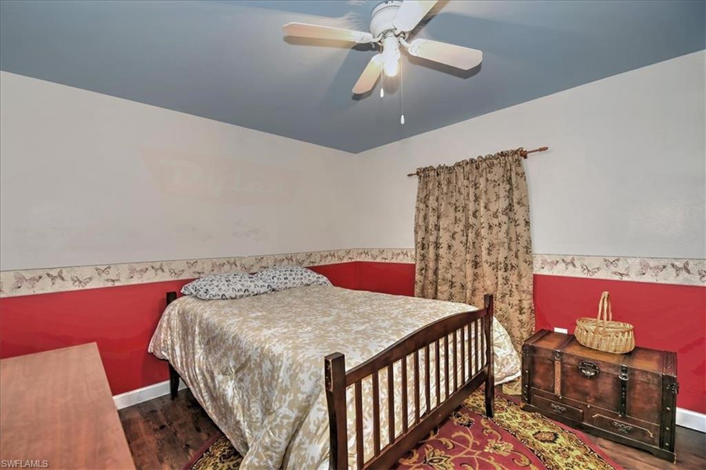 MIRROR LAKES - Residential