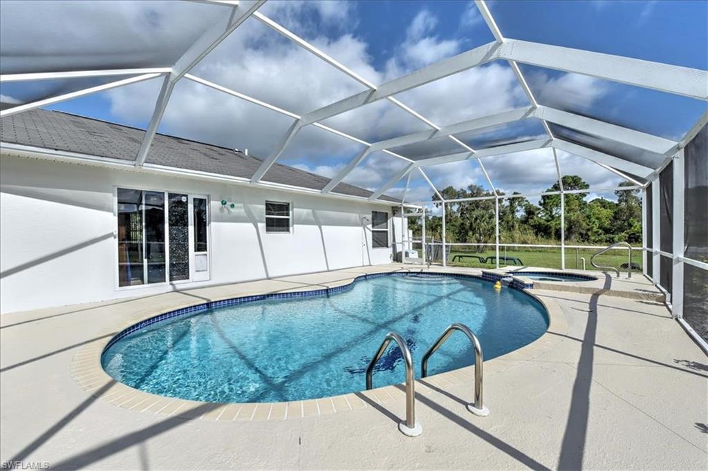 MIRROR LAKES - Residential