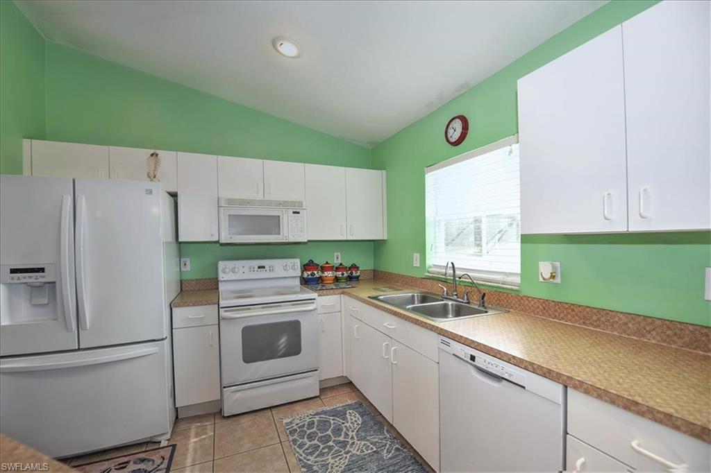 MIRROR LAKES - Residential