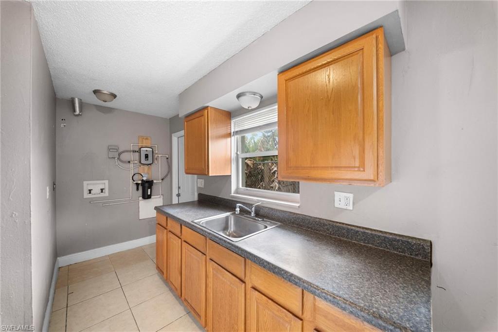 PINE MANOR - Residential Lease