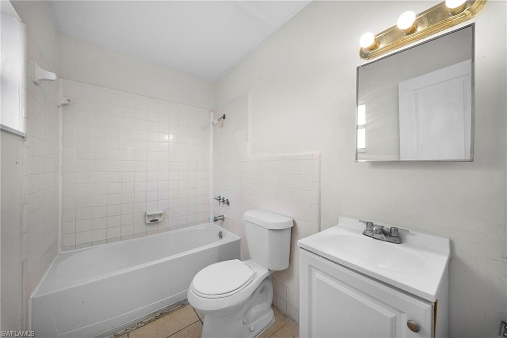 PINE MANOR - Residential Lease