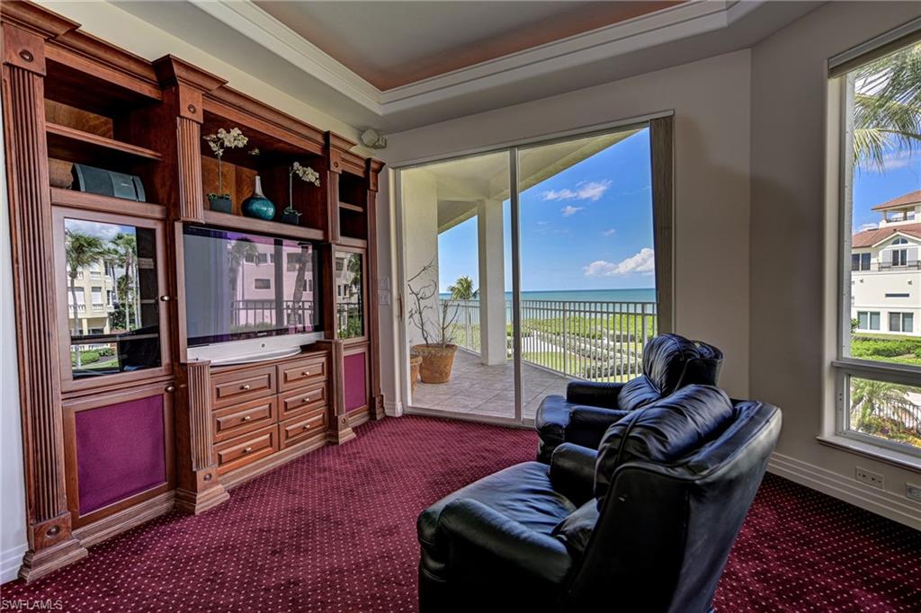 BAREFOOT BEACH - Residential