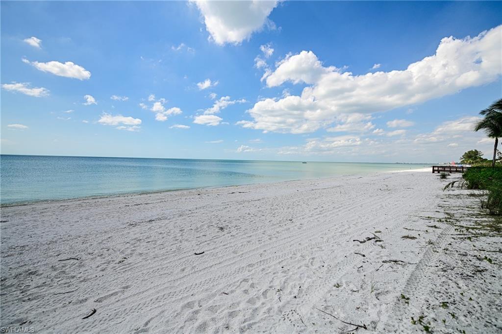 BAREFOOT BEACH - Residential