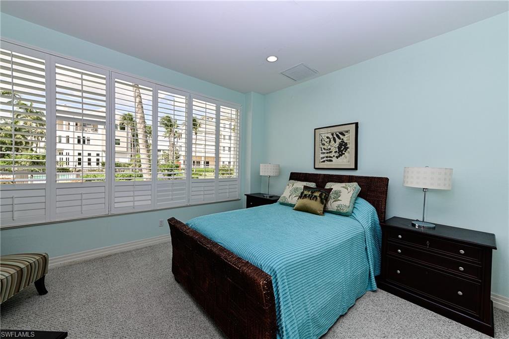 BAREFOOT BEACH - Residential