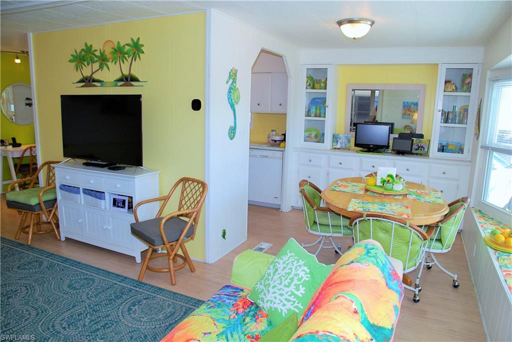 SIX LAKES COUNTRY CLUB - Residential