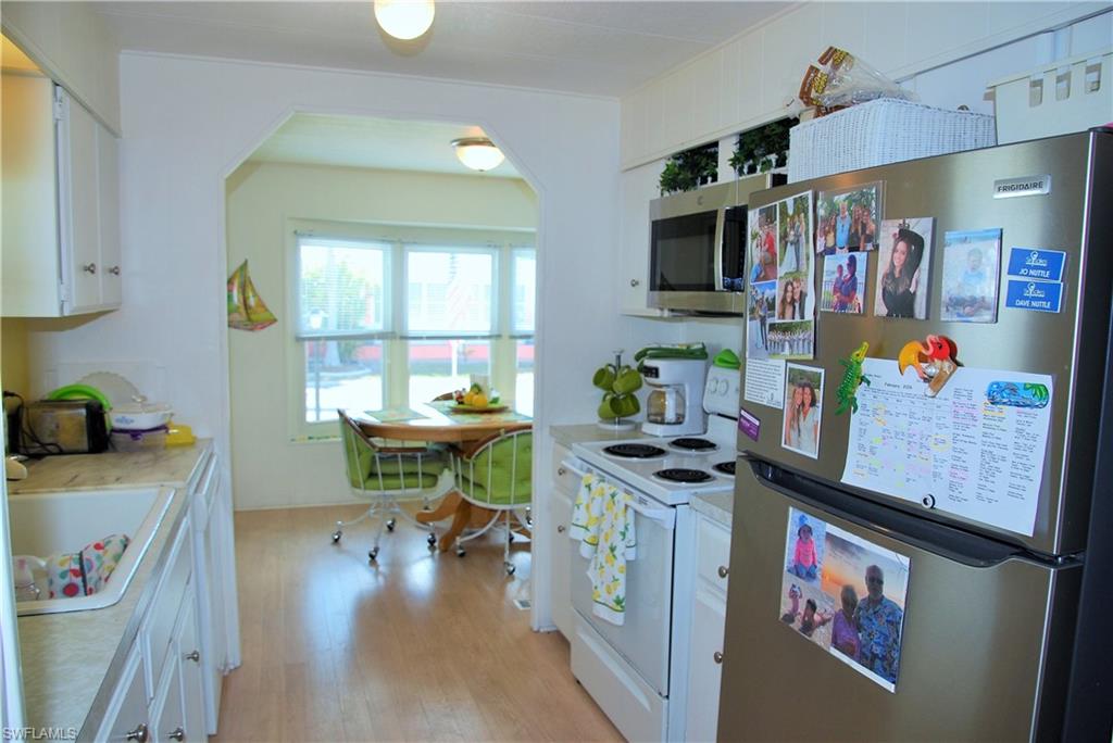 SIX LAKES COUNTRY CLUB - Residential