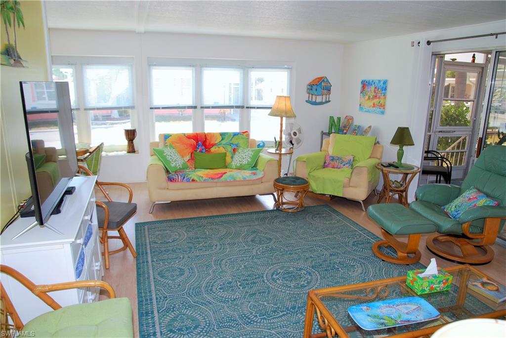 SIX LAKES COUNTRY CLUB - Residential