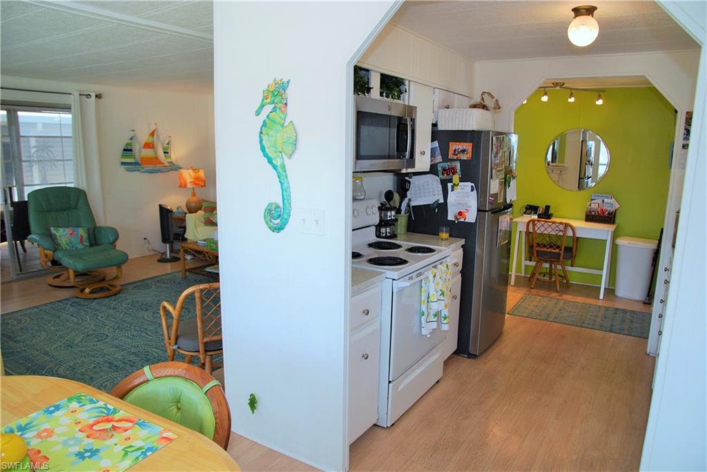 SIX LAKES COUNTRY CLUB - Residential