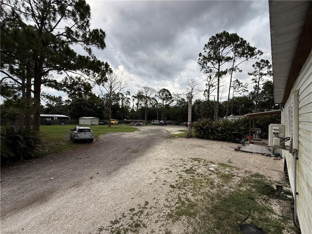 8219 Bartholomew DR