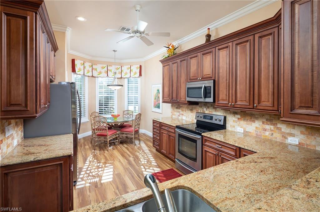 8735 Gleneagle WAY