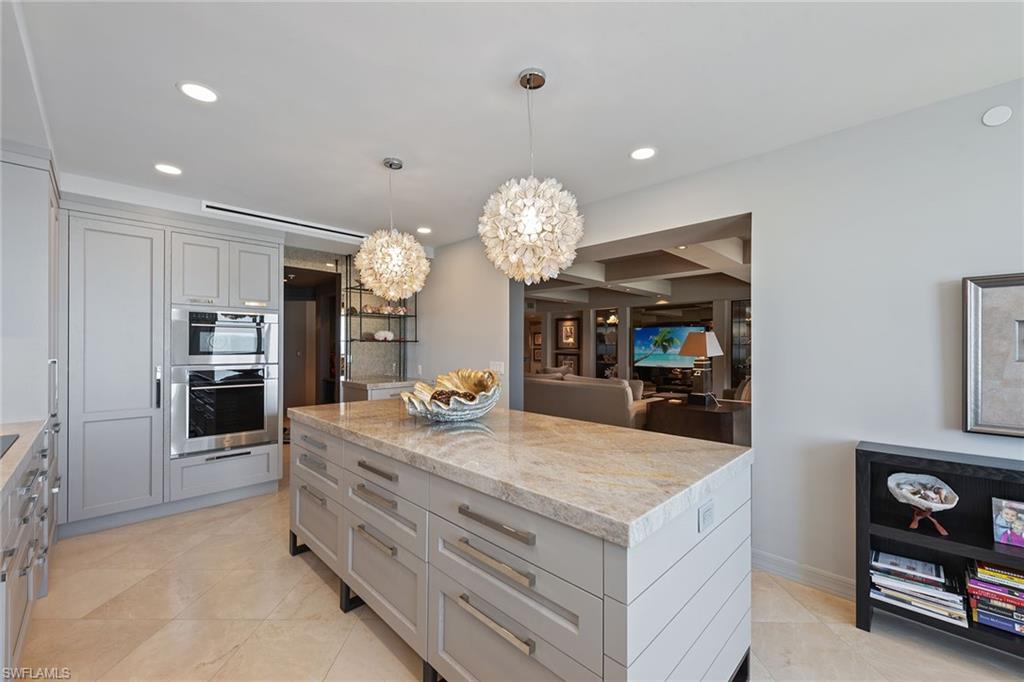 CARLYSLE AT BAY COLONY - Residential