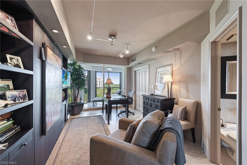 CARLYSLE AT BAY COLONY - Residential