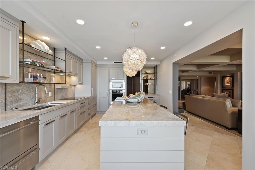 CARLYSLE AT BAY COLONY - Residential