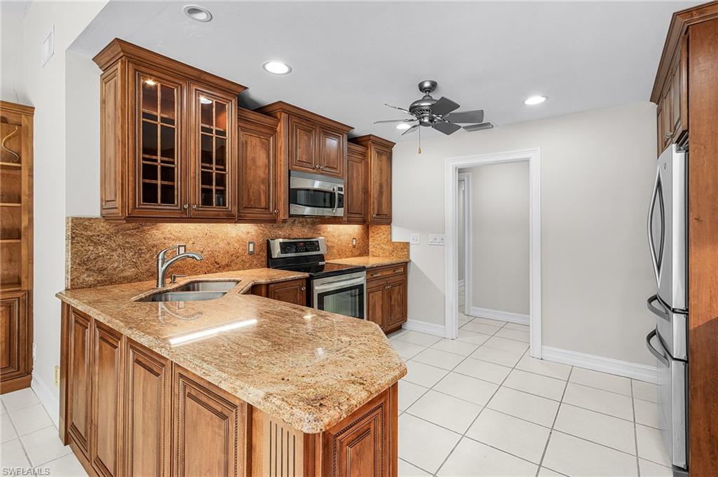 KINGS LAKE - Residential