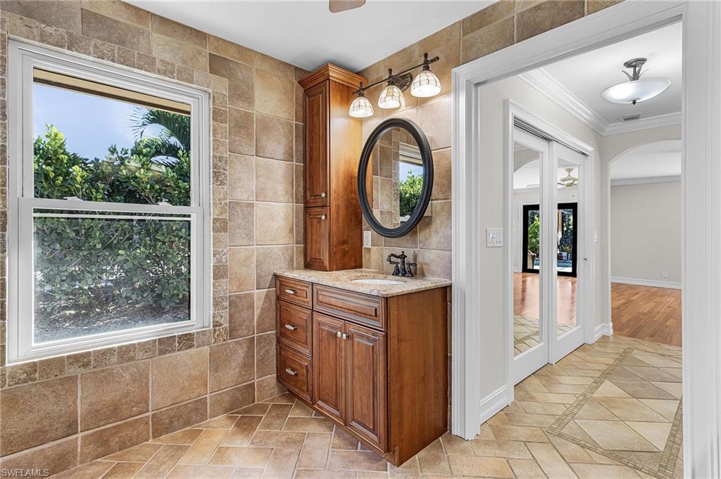 KINGS LAKE - Residential