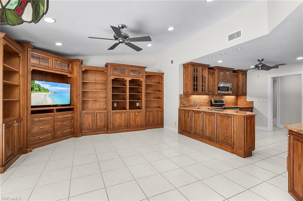 KINGS LAKE - Residential