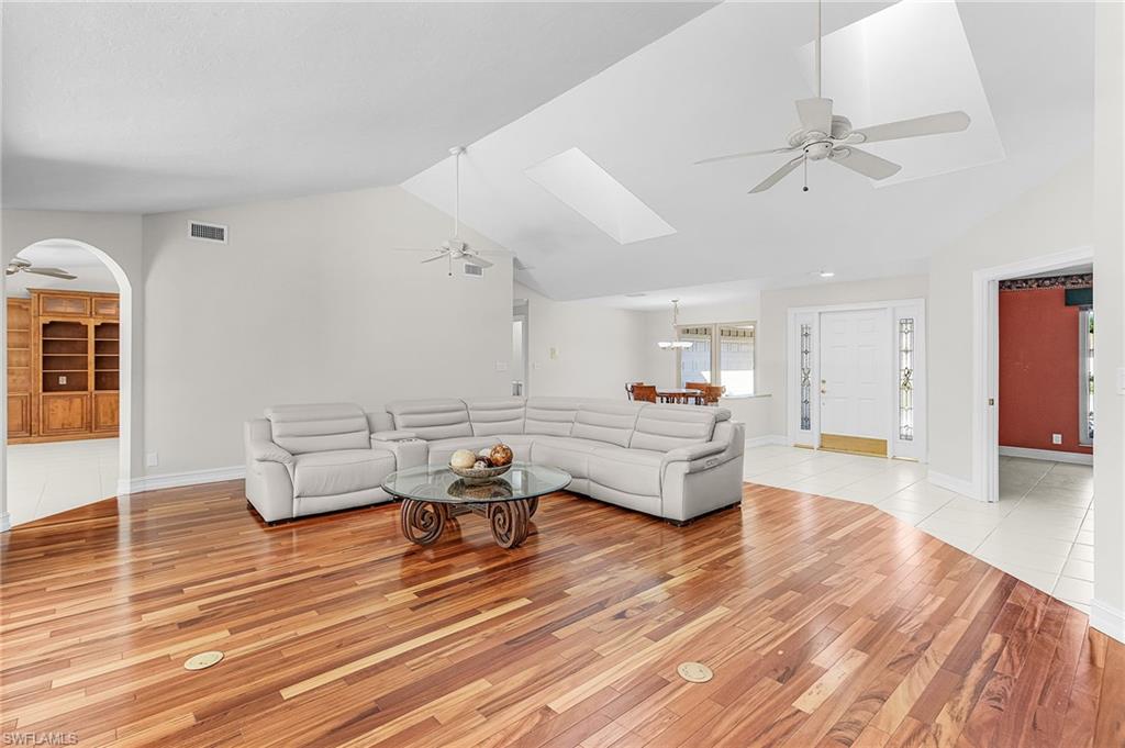 KINGS LAKE - Residential