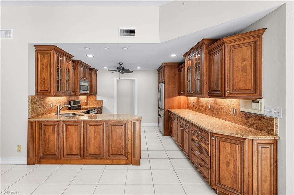 KINGS LAKE - Residential