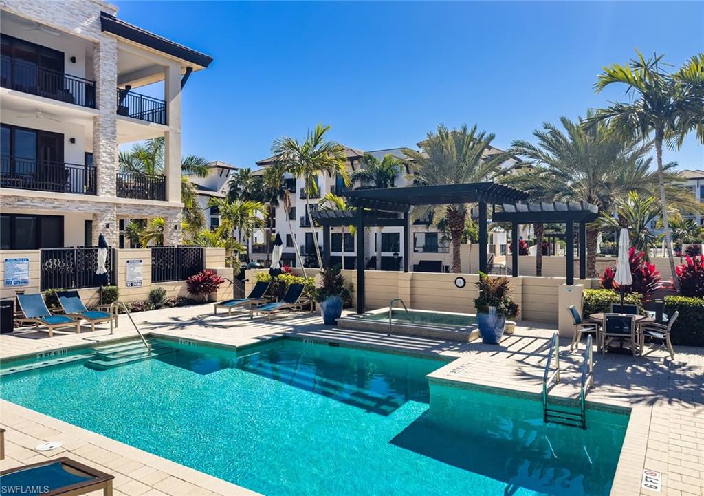 QUATTRO AT NAPLES SQUARE - Residential