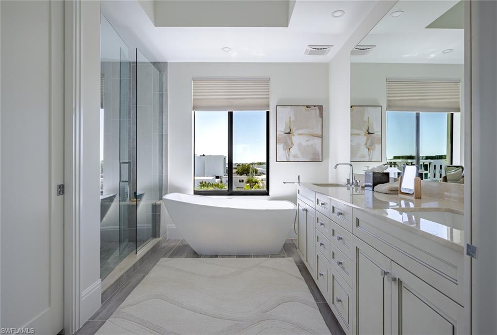 QUATTRO AT NAPLES SQUARE - Residential