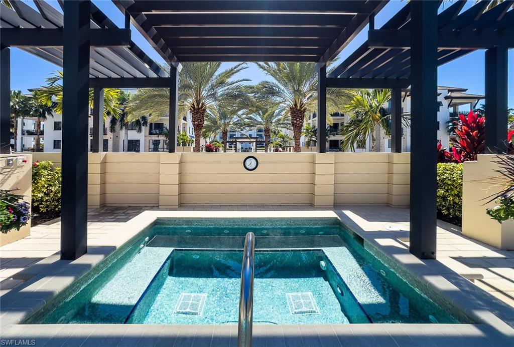 QUATTRO AT NAPLES SQUARE - Residential