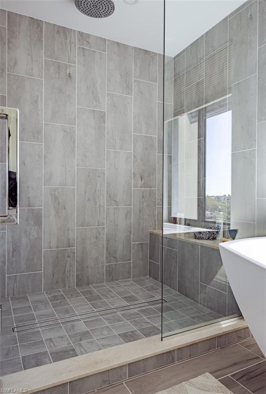 QUATTRO AT NAPLES SQUARE - Residential