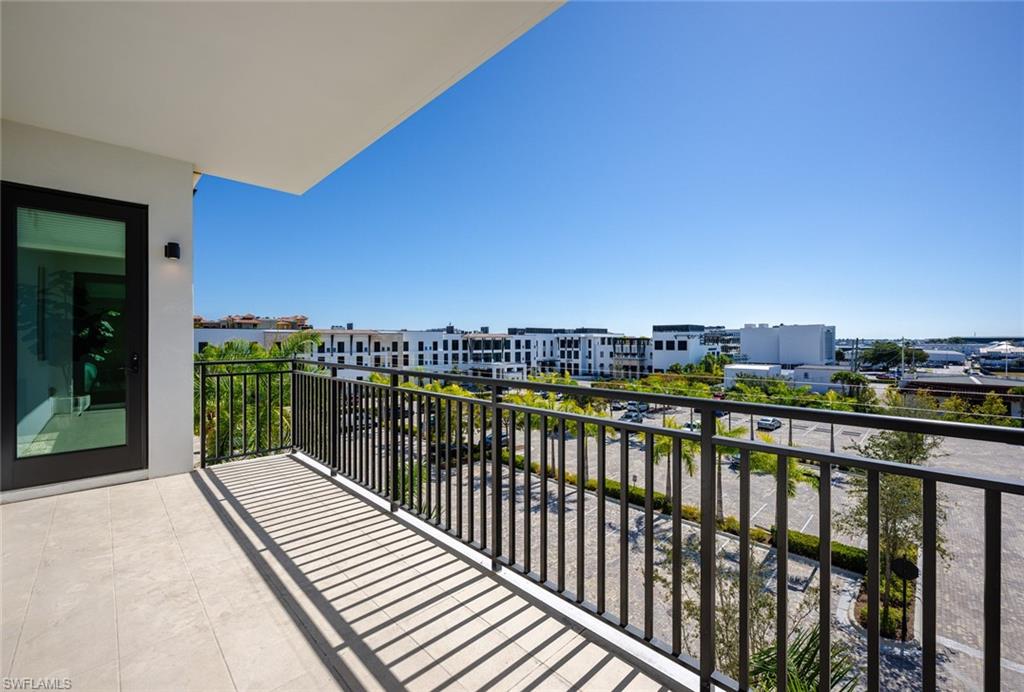 QUATTRO AT NAPLES SQUARE - Residential