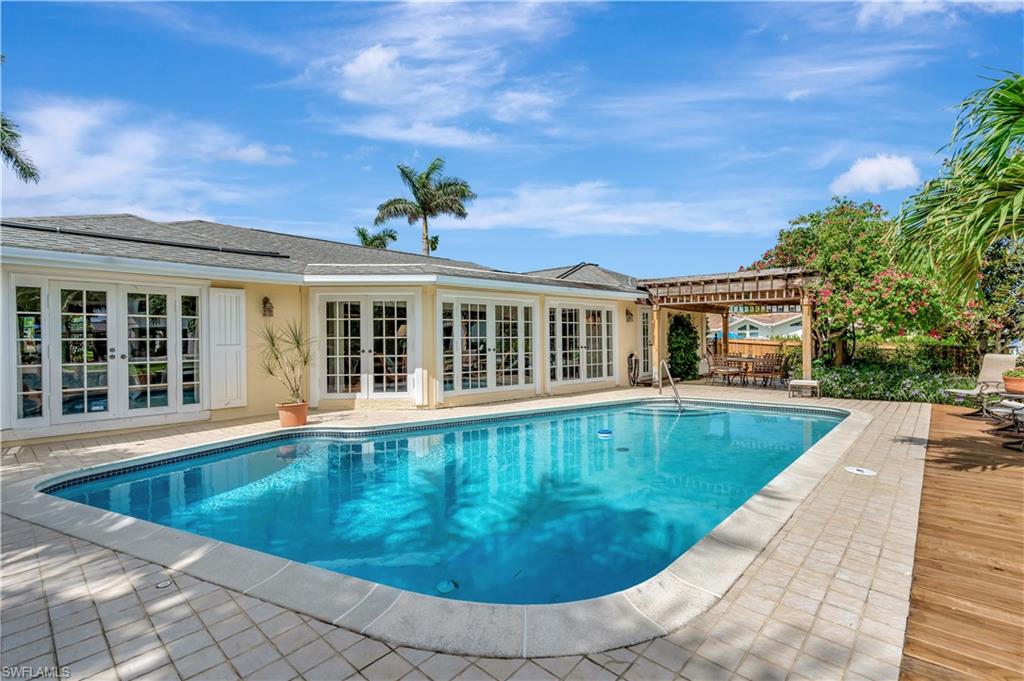 ROYAL HARBOR - Residential