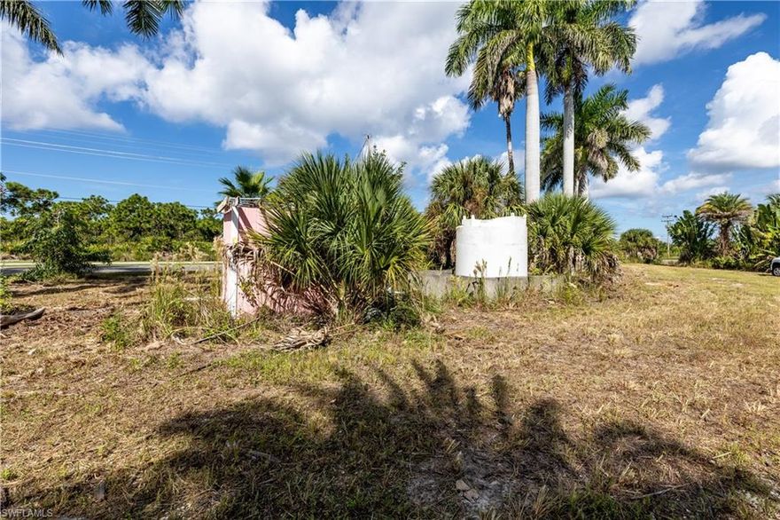 5 Acres - 680 ft frontage on Stringfellow Rd and the back of the land is on Tiffany Rd, Bokeelia - X-Zone, 3 lots total - Zoned CC (Community Commercial) & AG-2 "Vacant Commercial", Large beautiful Palm Trees have been planted thru out the parcels, Well and well house, ingress and egress into the property from Stringfellow Rd. Perfect property for a agriculture business or Shops. Very few properties like this available beautiful and functional...
Take a look at this 5 acres today !!