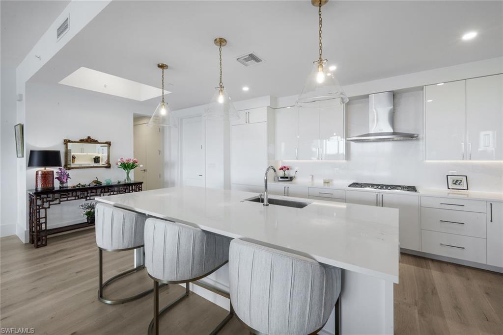1125 Central AVE 571