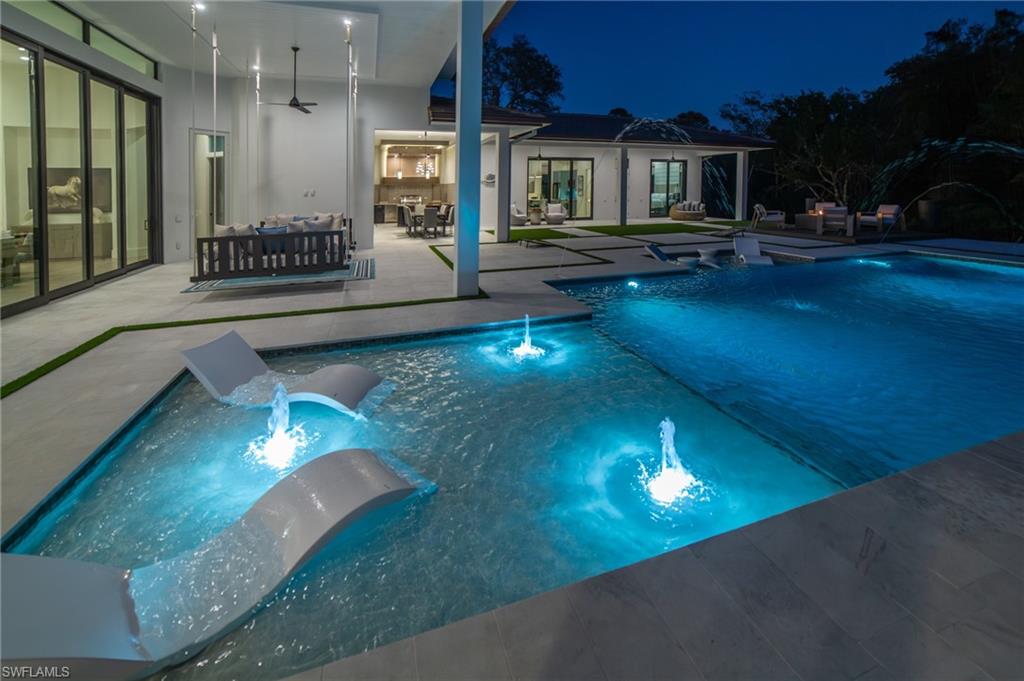 18 Caribbean RD