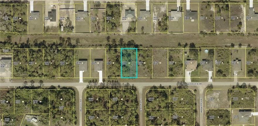 Great Opportunity in Lehigh Acres – Greenbriar Area! ??
Don’t miss this fantastic lot located in the sought-after Greenbriar community of Lehigh Acres. Perfect for building your Florida dream home or as a smart investment property for the future.
Enjoy the peace of a growing neighborhood while staying close to shopping, schools, dining, and a short drive to Southwest Florida’s beautiful beaches.