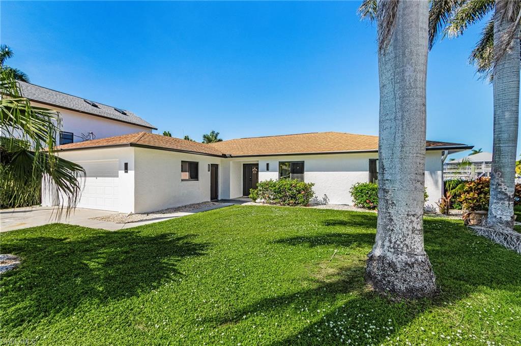 121 JAMAICA DR