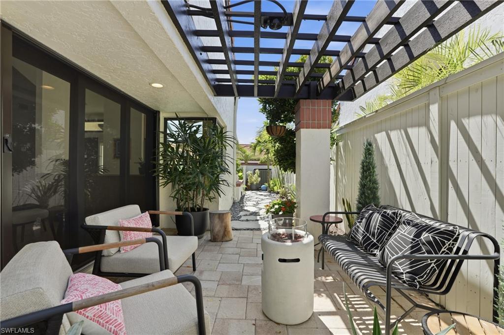 BAY VILLAS - Residential