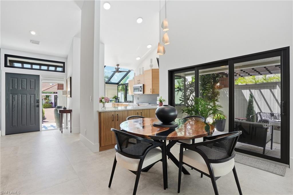 BAY VILLAS - Residential