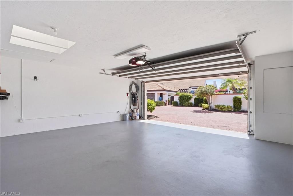 BAY VILLAS - Residential