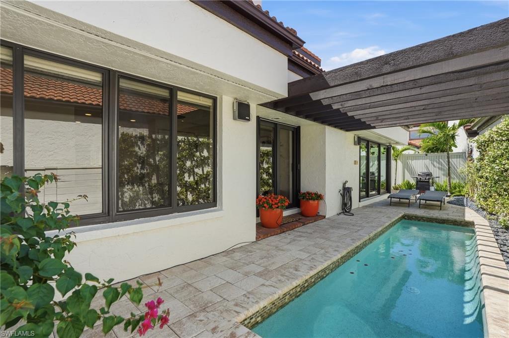 BAY VILLAS - Residential