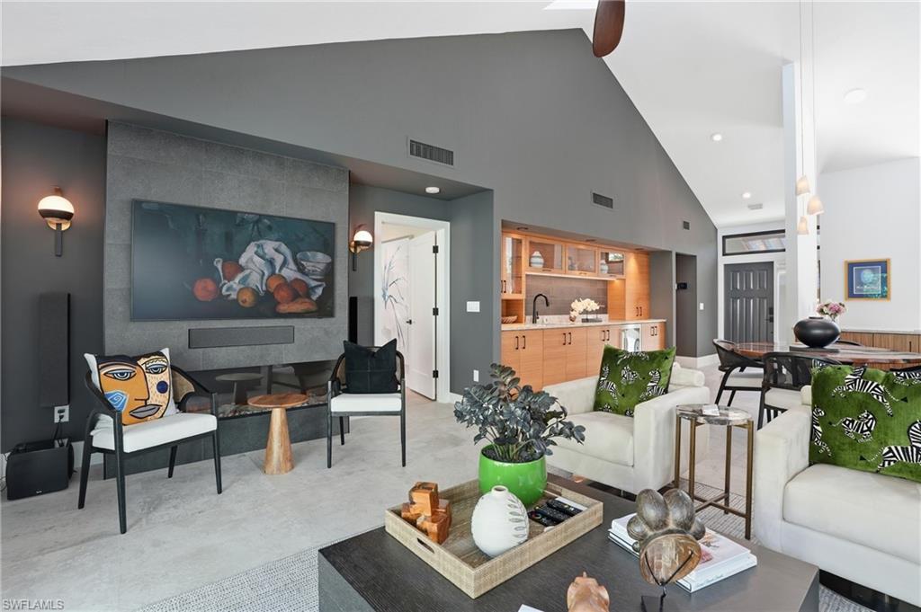 BAY VILLAS - Residential