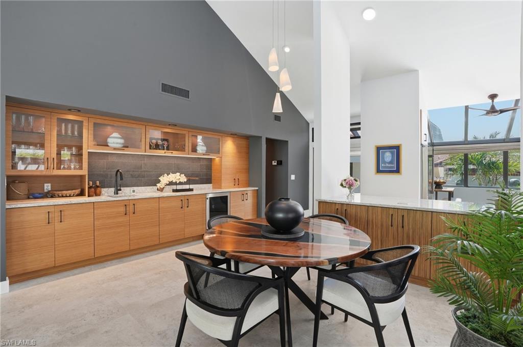 BAY VILLAS - Residential