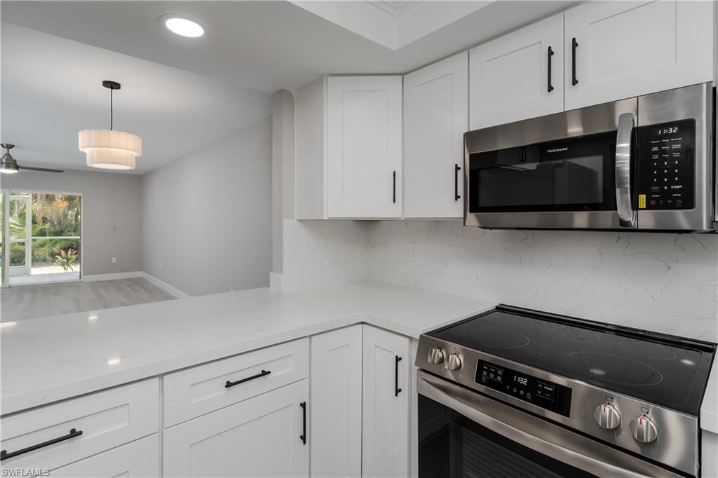 COUNTRY CLUB MANOR - Residential