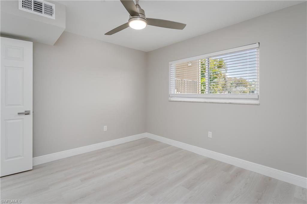 COUNTRY CLUB MANOR - Residential