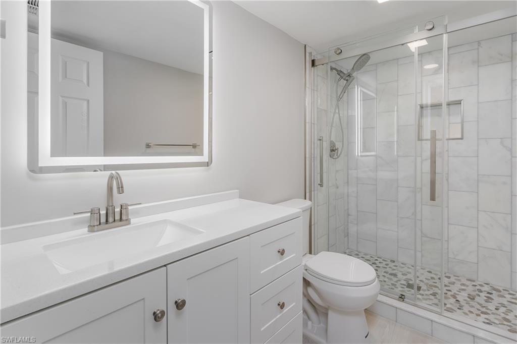 COUNTRY CLUB MANOR - Residential