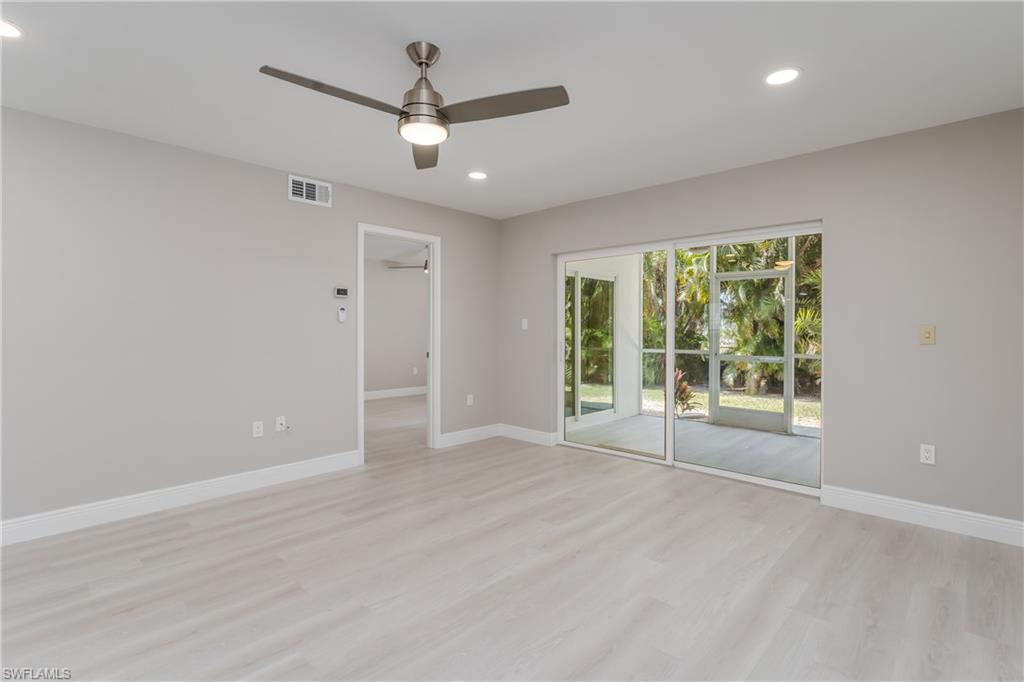 COUNTRY CLUB MANOR - Residential