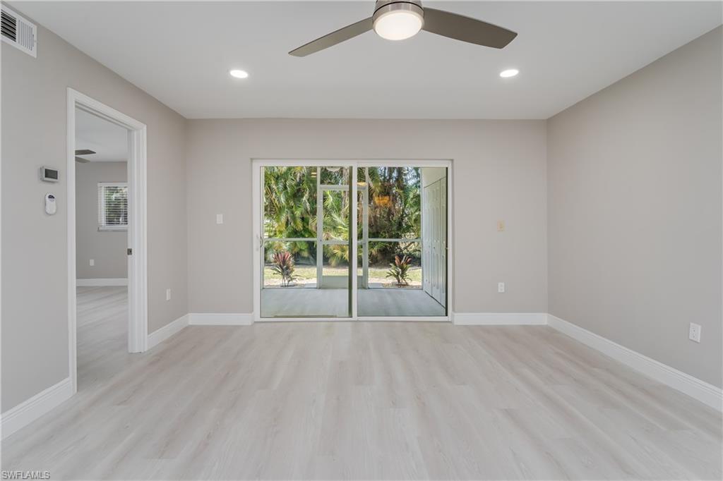 COUNTRY CLUB MANOR - Residential