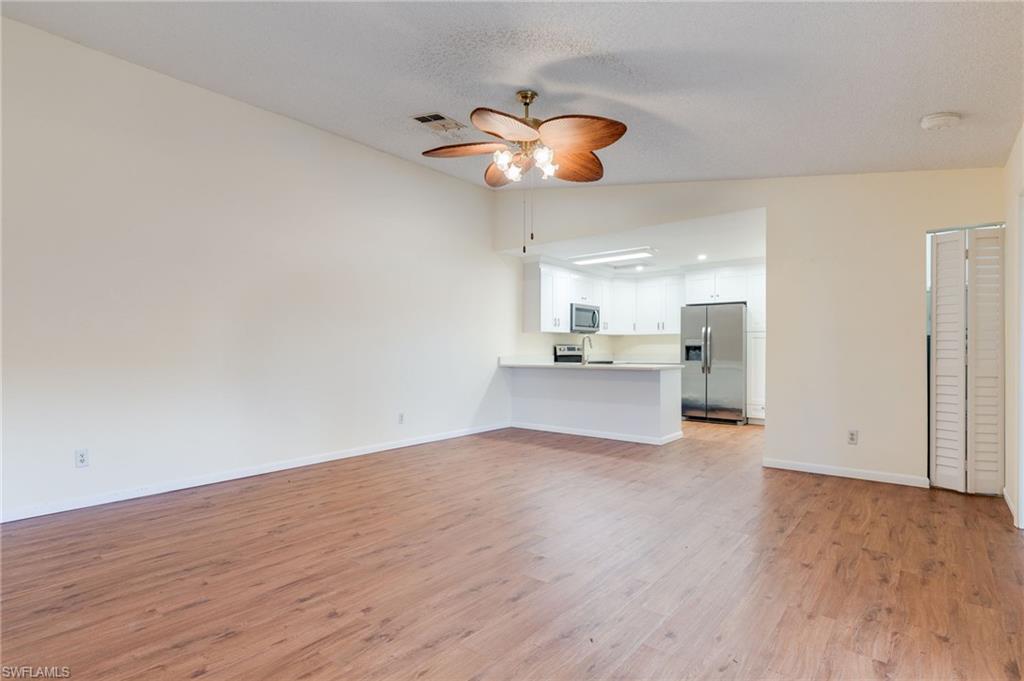 FOXMOOR LAKES - Residential