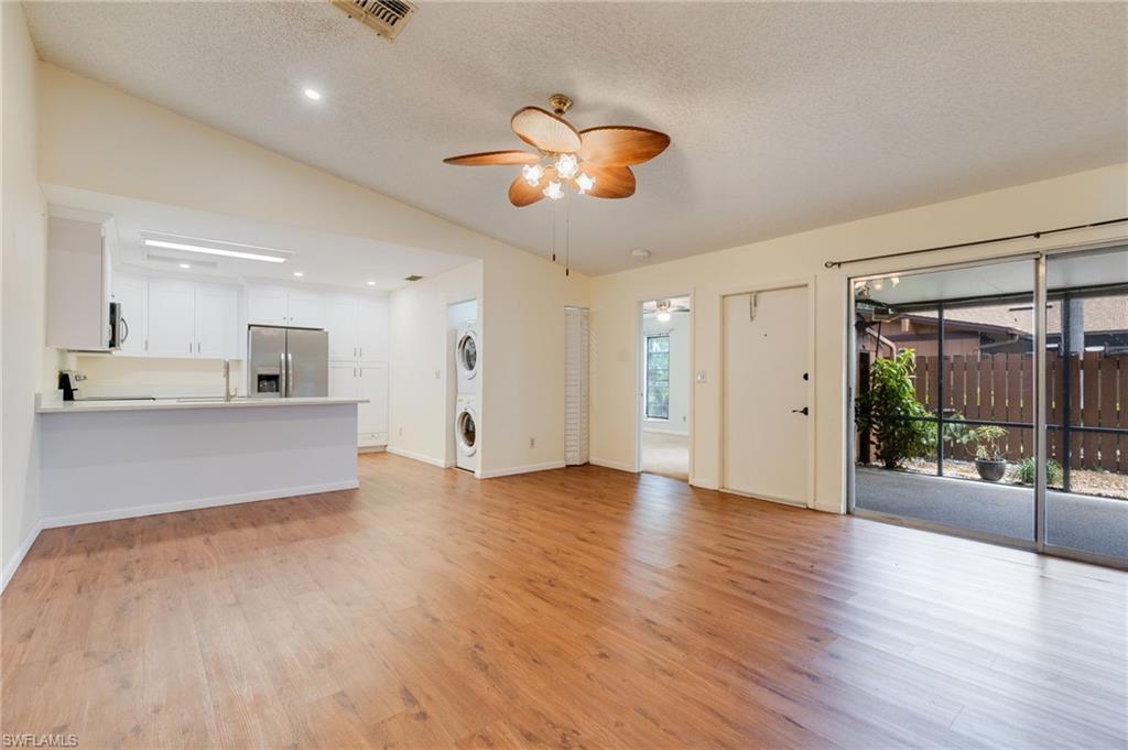 FOXMOOR LAKES - Residential