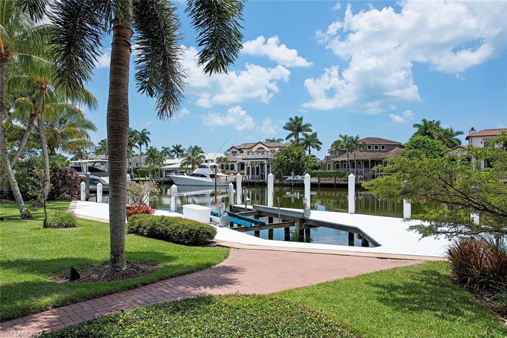 AQUALANE SHORES - Residential