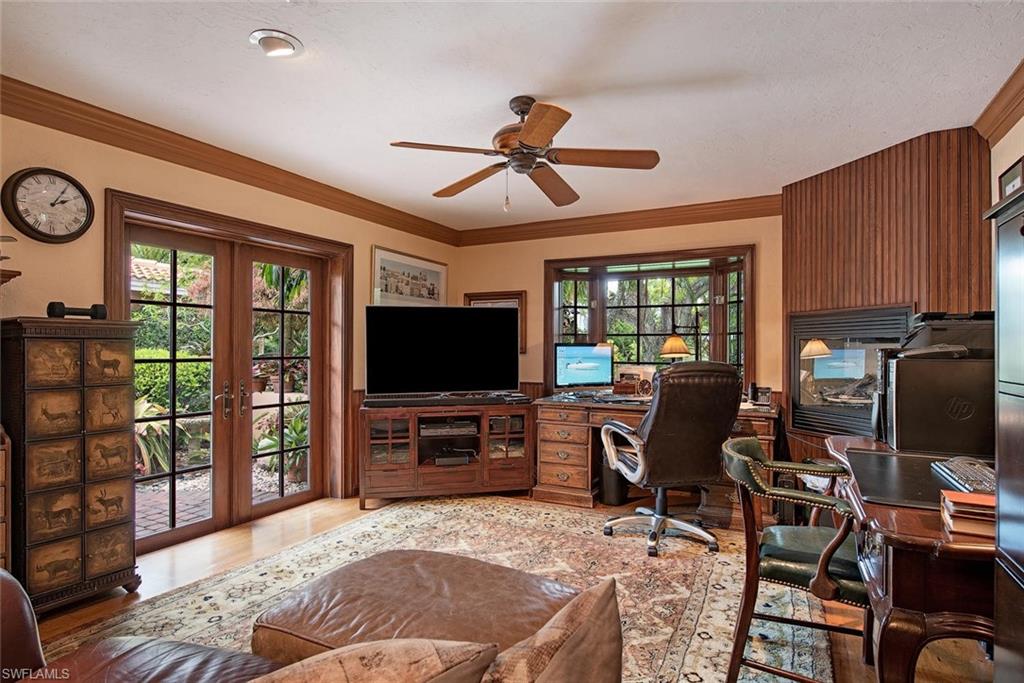 AQUALANE SHORES - Residential