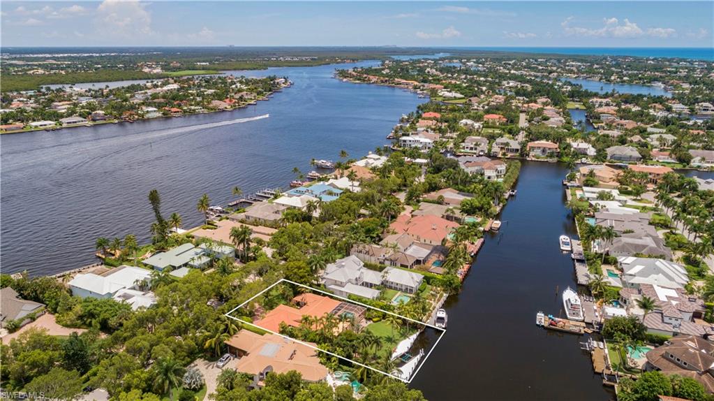 AQUALANE SHORES - Residential